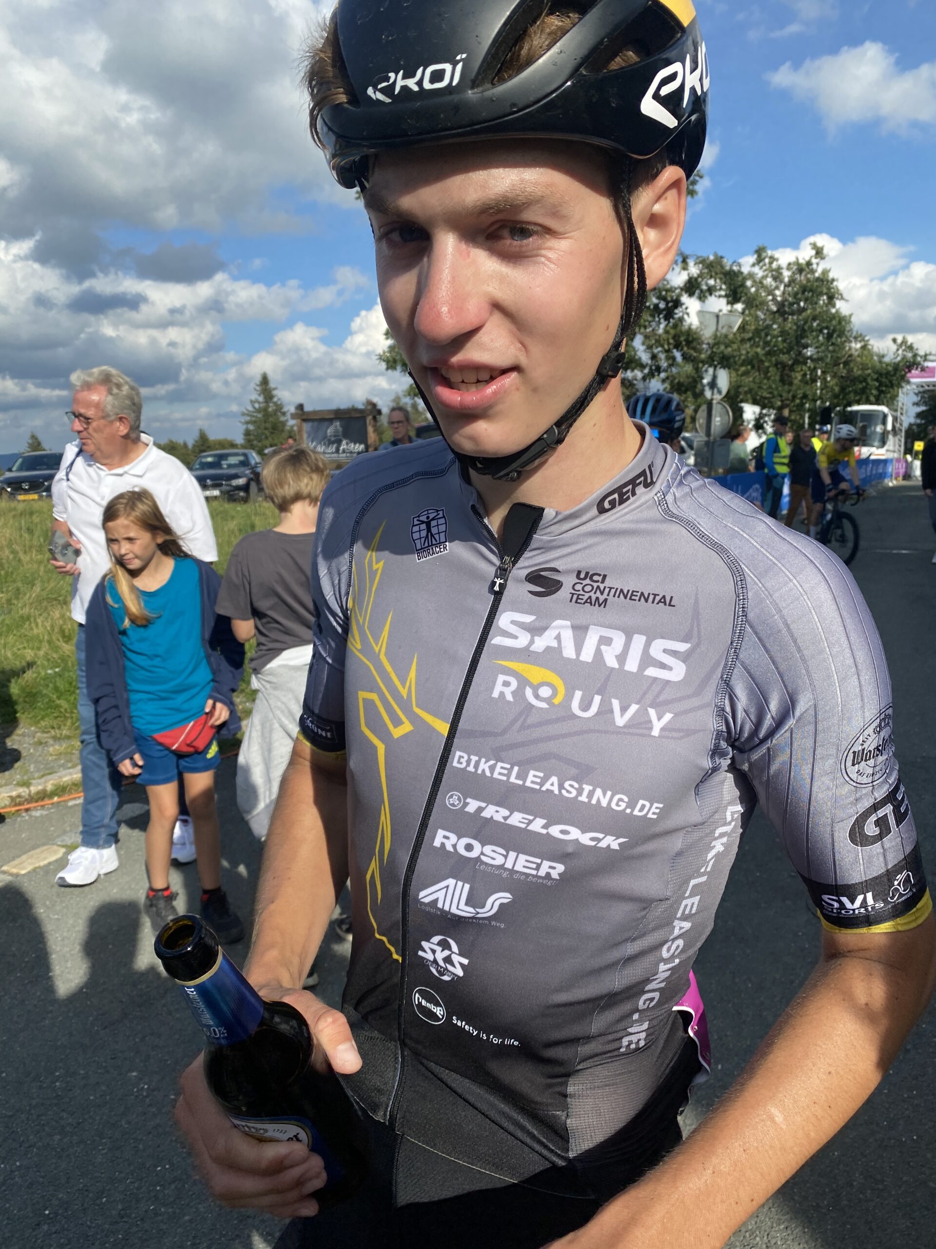 Dominikl Bauer abgekämpft im Ziel am Kahlen Asten (Quelle: Janus Schigulski)