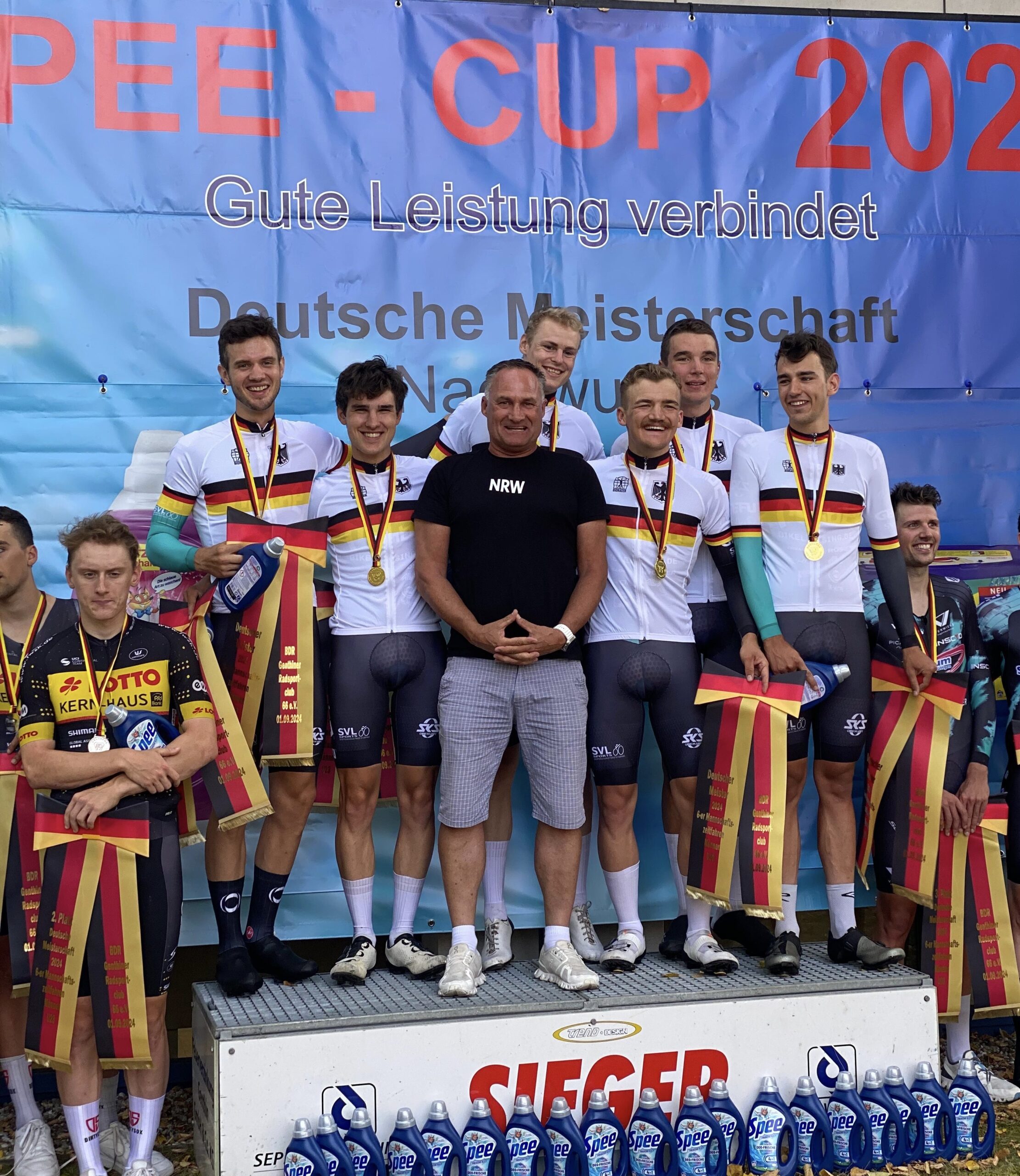 Das Team bei der Siegerehrung (Fotografin: Friederike Steuber)