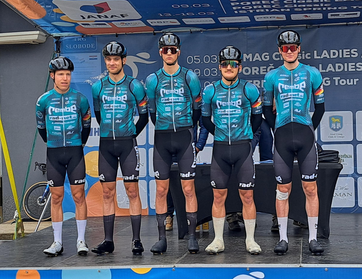 Das Team REMBE | rad-net vorm Start der letzten Etappe der Istrian Spring Trophy. (Foto: REMBE | rad-net)