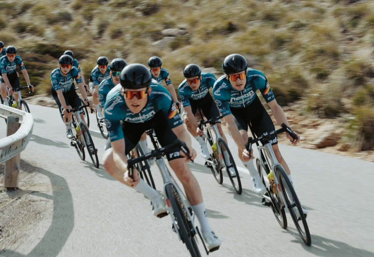 Das Team REMBE | rad-net startet am Wochenende bei Rund um Köln und in Japan. (Foto: Jannik Janßen / REMBE | rad-net)