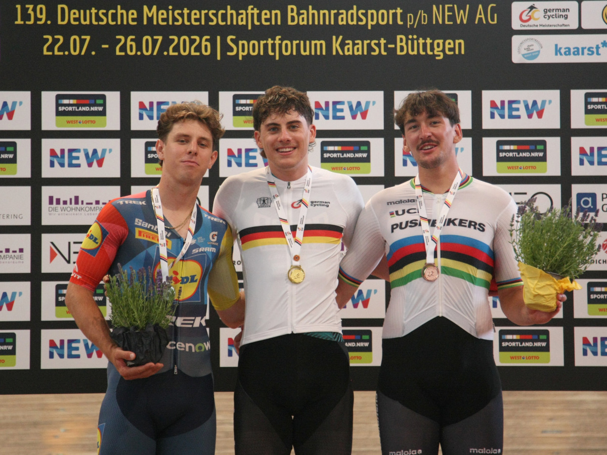 Benjamin Boos (Mitte) gewann die Scratch-DM vor Tim Torn Teutenberg (li.) und Weltmeister Moritz Augenstein. (Foto: Mareike Engelbrecht)