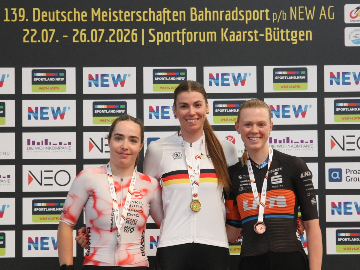 Laura Süßemilch (Mitte) gewann den DM-Titel im Punktefahren vor Fabienne Jährig (li.) und Lena Charlotte Reißner. (Foto: Mareike Engelbrecht)