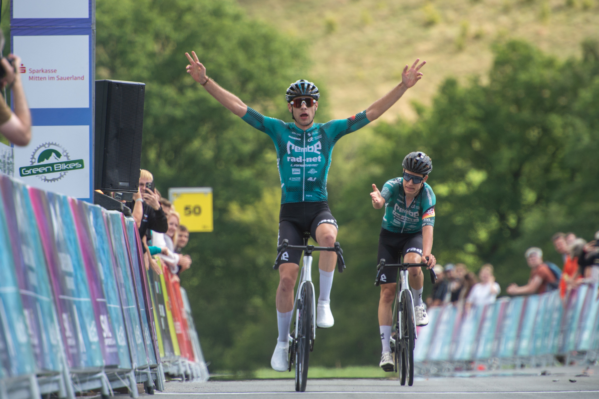Miguel Heidemann und Johannes Adamietz feierten auf der dritten Etappe der Sauerlandrundfahrt einen Doppelsieg. (Foto: Mario Stiehl)